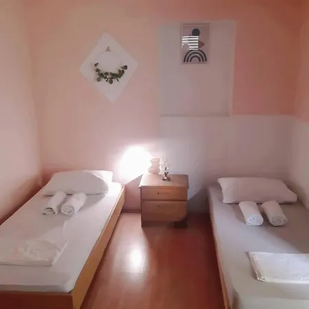 Belindas Place Апартаменты *